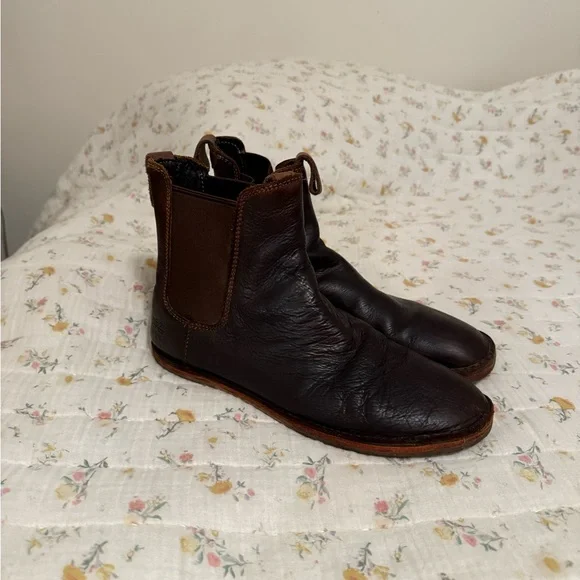 DaVinci Dark Brown Leather Ankle Boots - Picture 1 of 8